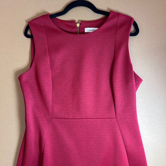 Calvin Klein Sheath Dress Burgundy Sleeveless Zipper Back Business Size 14 - Picture 2 of 8
